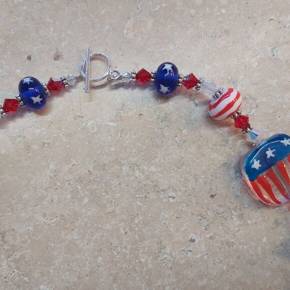 OOK American flag lampwork glass necklace with silver slasp - Picture 3 of 3